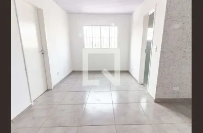 Casa com 2 quartos para alugar na Rua Madrid, Mooca, São Paulo