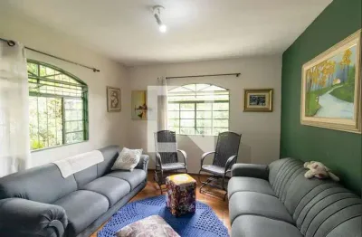 Casa com 3 quartos para alugar na Rua Major Theolindo Ferreira Ribas, Hauer, Curitiba