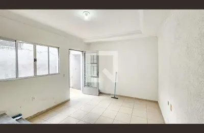 Casa com 3 quartos para alugar na Rua Maceió, Rochdale, Osasco