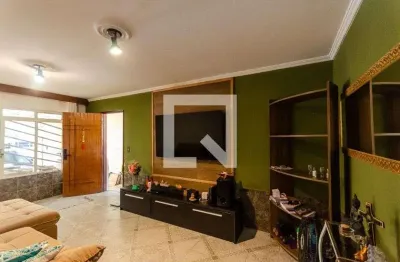 Casa com 3 quartos para alugar na Rua Doutor André Peggion, Jaraguá, São Paulo