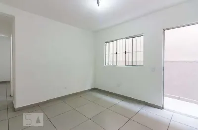 Casa com 1 quarto para alugar na Avenida Comandante Sampaio, Quitaúna, Osasco