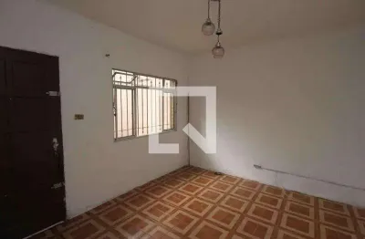 Casa com 2 quartos para alugar na Rua José Domingues de Pontes, Vila Alzira, São Paulo