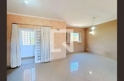 Casa com 4 quartos para alugar na Rua Professor Hiram Ferraz Dos Santos, Anhangabaú, Jundiaí