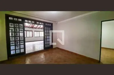 Casa com 3 quartos para alugar na Rua Estrela, Novo Osasco, Osasco