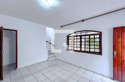 Casa com 3 quartos para alugar na Rua Abernéssia, Vila Carrão, São Paulo