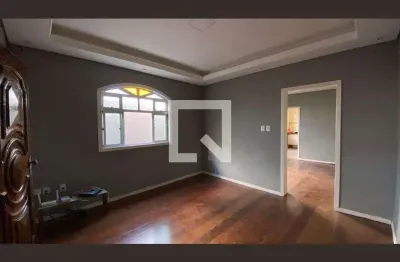 Casa com 2 quartos para alugar na Rua Gérbera, Senhora Das Graças, Betim