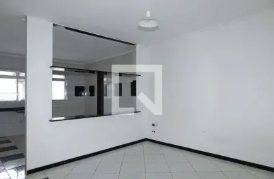 Casa com 3 quartos para alugar na Rua Frei Fidélis Mota, Vila Jacuí, São Paulo