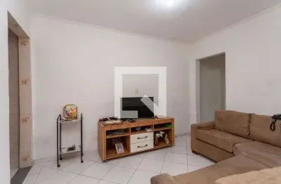 Casa com 2 quartos para alugar na Rua Cândido José Viana, Vila Marari, São Paulo