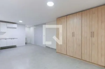 Casa com 1 quarto para alugar na Rua Padre Azevedo, Água Fria, São Paulo