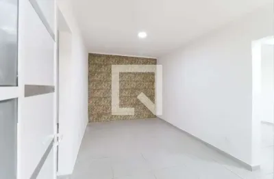 Casa com 2 quartos para alugar na Avenida Caraurana, Vila Mazzei, São Paulo