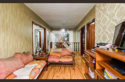 Casa com 2 quartos para alugar na Avenida Doutor Salomão Vasconcelos, Cangaíba, São Paulo