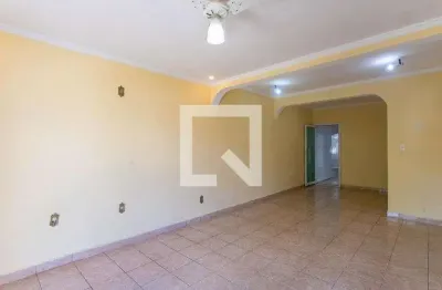 Casa para Aluguel - Vila Nogueira, 2 Quartos,  140 m² - Diadema