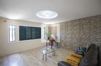 Casa com 5 quartos para alugar na Rua Coronel Francisco Nunes, Mutuá, São Gonçalo