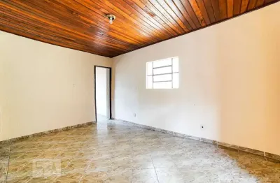 Casa com 3 quartos para alugar na Rua das Vertentes, Vila Gustavo, São Paulo