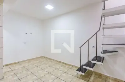 Casa com 1 quarto para alugar na Rua Armando Pinelli, Campanário, Diadema