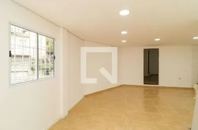 Casa com 2 quartos para alugar na Avenida Caraurana, Vila Mazzei, São Paulo