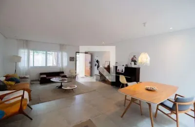 Casa com 4 quartos para alugar na Rua João Batista de Sousa Filho, Butantã, São Paulo