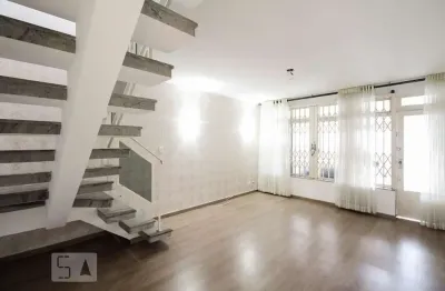 Casa com 2 quartos para alugar na Rua Cândia, Tatuapé, São Paulo