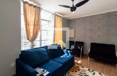 Casa com 3 quartos para alugar na Rua Sônia Ribeiro, Campo Belo, São Paulo