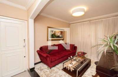 Casa com 4 quartos para alugar na Rua Marte, Flamengo, Contagem