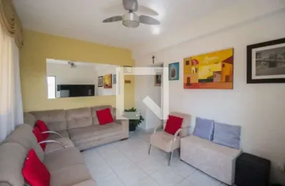 Casa com 3 quartos para alugar na Rua Engenheiro Villares da Silva, Itaquera, São Paulo