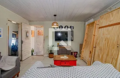Casa para aluguel - jardim carvalho, 2 quartos,  65 m² - porto alegre