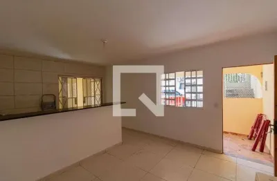 Casa com 2 quartos para alugar na Avenida Córrego do Jacu, Itaquera, São Paulo