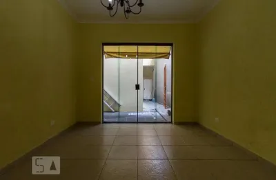 Casa com 2 quartos para alugar na Rua Bebedouro, Belém, São Paulo