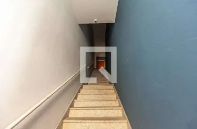 Casa com 2 quartos para alugar na Rua Brigadeiro Galvão, Barra Funda, São Paulo