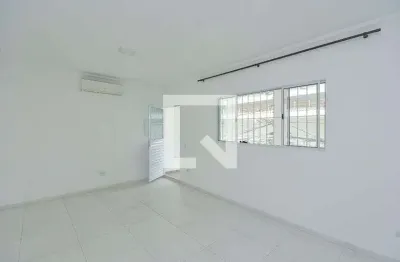 Casa com 2 quartos para alugar na Rua Benedito Pereira de Borba, Socorro, São Paulo