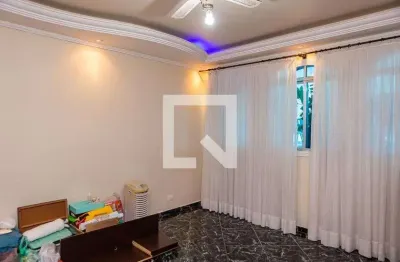 Casa com 2 quartos para alugar na Rua Ernestina Del Buono Trama, Cangaíba, São Paulo