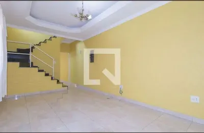 Casa com 3 quartos para alugar na Rua Cuiabá, Mooca, São Paulo