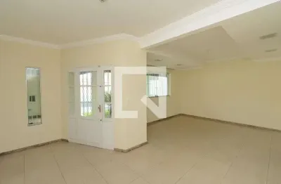 Casa com 3 quartos para alugar na Rua Júpiter, Flamengo, Contagem