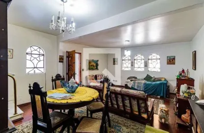 Casa com 3 quartos para alugar na Rua Henrique Botticini, Butantã, São Paulo