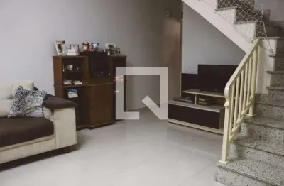 Casa com 3 quartos para alugar na Rua Manuel Querino, Vila Mazzei, São Paulo