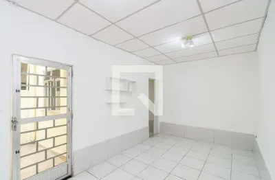 Casa com 1 quarto para alugar na Rua Cuba, Penha, Rio de Janeiro