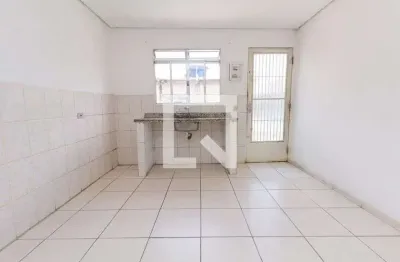 Casa com 1 quarto para alugar na Rua Açafrão, Vila Jacuí, São Paulo
