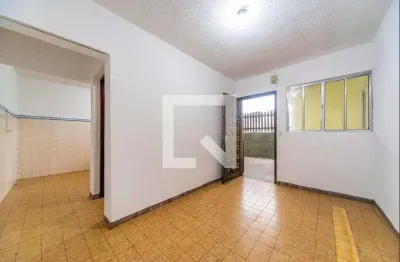 Casa com 2 quartos para alugar na Rua das Hortências, Vila Linda, Santo André