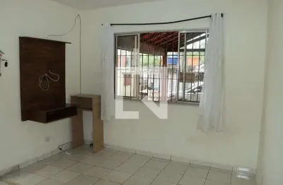 Casa com 2 quartos para alugar na Rua Luanda, Jardim Lina, Cotia