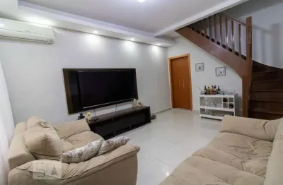 Casa com 3 quartos para alugar na Rua Eugênio de Freitas, Vila Maria, São Paulo