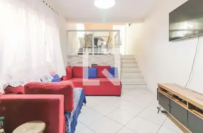 Casa com 3 quartos para alugar na Rua Tomás Antônio Gonzaga, Cipava, Osasco