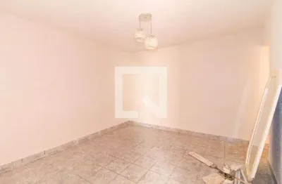 Casa com 1 quarto para alugar na Rua Manuel de Sá, Vila Jacuí, São Paulo