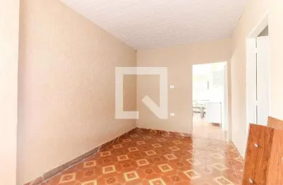 Casa com 2 quartos para alugar na Rua Manuel de Sá, Vila Jacuí, São Paulo