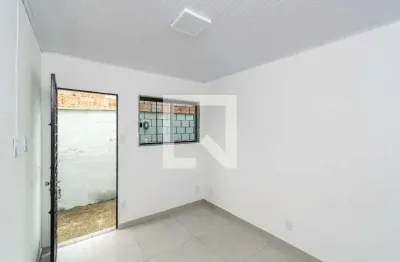 Casa com 1 quarto para alugar na Rua Jacirendi, Irajá, Rio de Janeiro