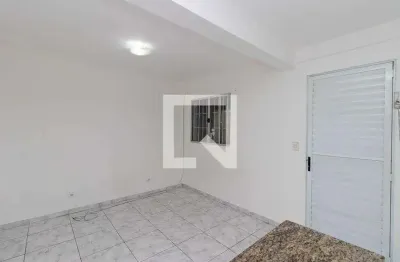 Casa com 1 quarto para alugar na Travessa Ferreira Guimarães, Jardim Brasil, São Paulo