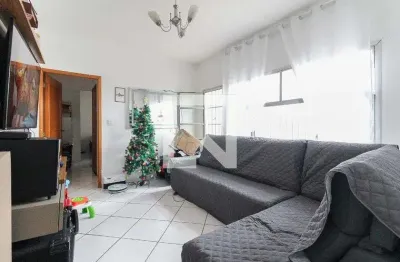 Casa com 2 quartos para alugar na Rua Cuim, Itaquera, São Paulo