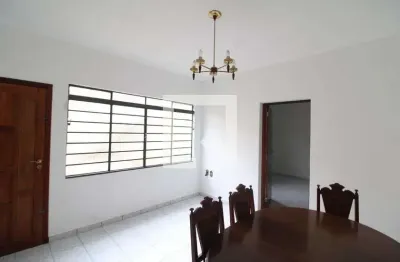 Casa com 2 quartos para alugar na Rua Capitão Sérvio Rodrigues Caldas, Água Fria, São Paulo