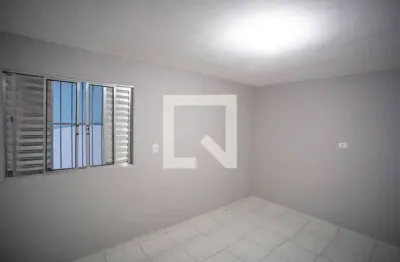 Casa com 2 quartos para alugar na Avenida das Ameixeiras, Taboão, Diadema
