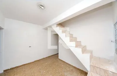 Casa com 3 quartos para alugar na Rua Amadeu Massaroto, Sapopemba, São Paulo