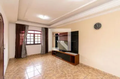 Casa com 3 quartos para alugar na Rua Barão de Laguna, Vila Alpina, São Paulo